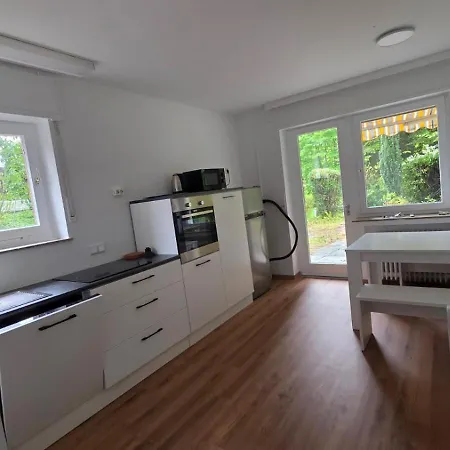 Monteur Haus Mit 3 - Voll Ausgestattet Mit Highspeed Wifi Und Grossem Parkplatz * Bielefeld