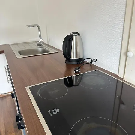 Monteur Haus Mit 3 - Voll Ausgestattet Mit Highspeed Wifi Und Grossem Parkplatz *