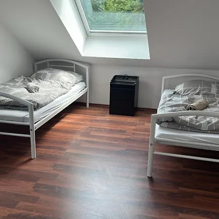 Daire Monteur Haus Mit 3 - Voll Ausgestattet Mit Highspeed Wifi Und Grossem Parkplatz