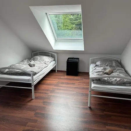 Monteur Haus Mit 3 - Voll Ausgestattet Mit Highspeed Wifi Und Grossem Parkplatz Daire *