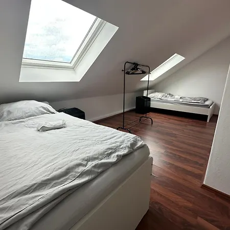 Monteur Haus Mit 3 - Voll Ausgestattet Mit Highspeed Wifi Und Grossem Parkplatz *
