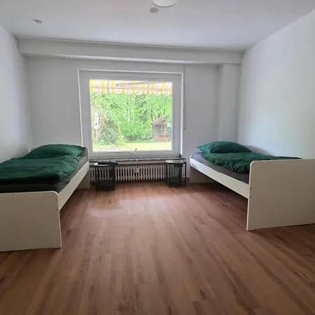 Monteur Haus Mit 3 - Voll Ausgestattet Mit Highspeed Wifi Und Grossem Parkplatz * Bielefeld