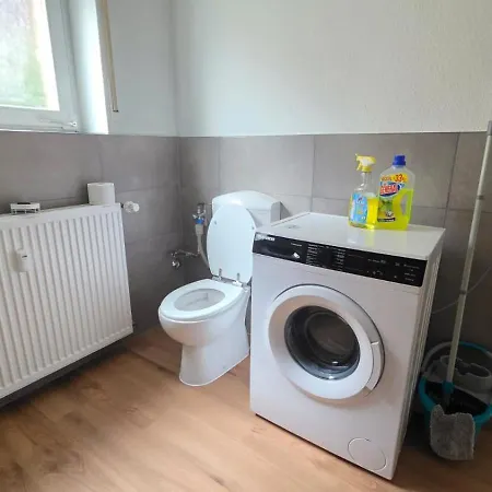 Monteur Haus Mit 3 - Voll Ausgestattet Mit Highspeed Wifi Und Grossem Parkplatz Bielefeld