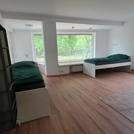 Monteur Haus Mit 3 - Voll Ausgestattet Mit Highspeed Wifi Und Grossem Parkplatz *