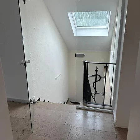 Monteur Haus Mit 3 - Voll Ausgestattet Mit Highspeed Wifi Und Grossem Parkplatz Daire Bielefeld