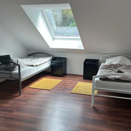 Monteur Haus Mit 3 - Voll Ausgestattet Mit Highspeed Wifi Und Grossem Parkplatz *