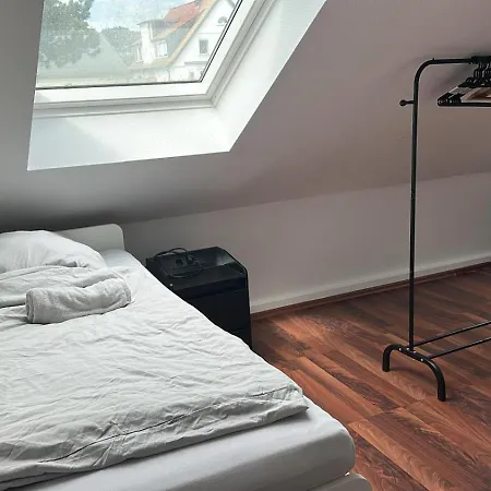 Апартаменты Monteur Haus Mit 3 - Voll Ausgestattet Mit Highspeed Wifi Und Grossem Parkplatz Билефельд