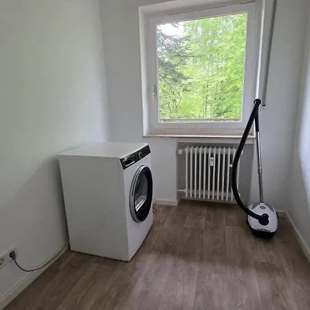 Monteur Haus Mit 3 - Voll Ausgestattet Mit Highspeed Wifi Und Grossem Parkplatz *