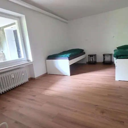 Monteur Haus Mit 3 - Voll Ausgestattet Mit Highspeed Wifi Und Grossem Parkplatz Daire