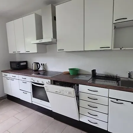Monteur Haus Mit 3 - Voll Ausgestattet Mit Highspeed Wifi Und Grossem Parkplatz Bielefeld