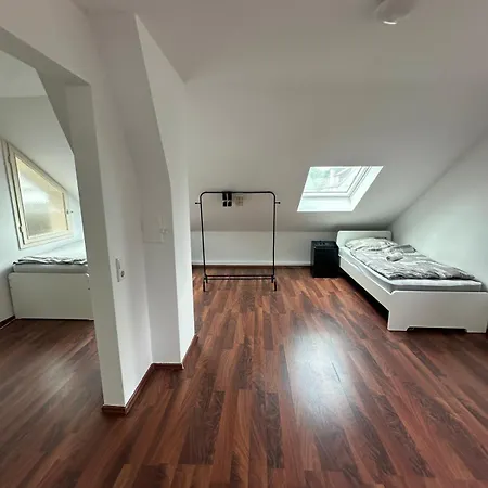 Monteur Haus Mit 3 - Voll Ausgestattet Mit Highspeed Wifi Und Grossem Parkplatz *